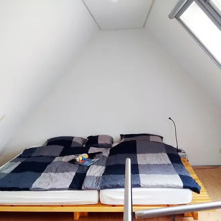 Boardinghouse-modernes Dachstudio In Guter Lage *