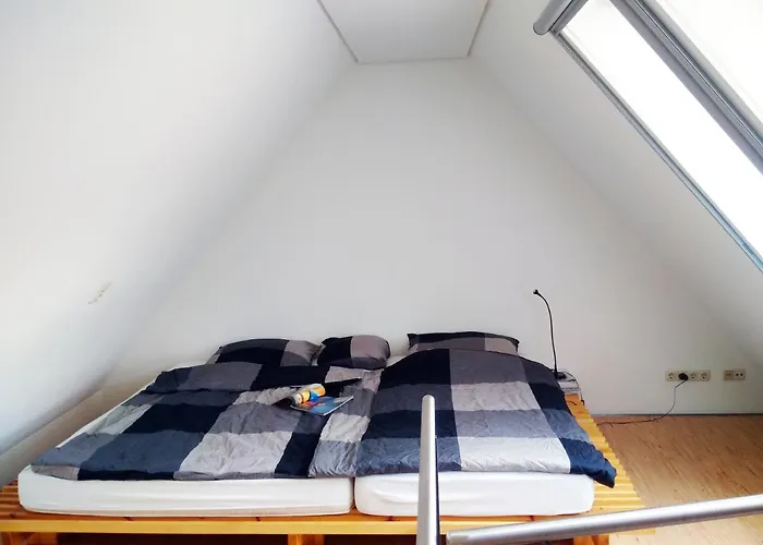 Boardinghouse-modernes Dachstudio In Guter Lage *